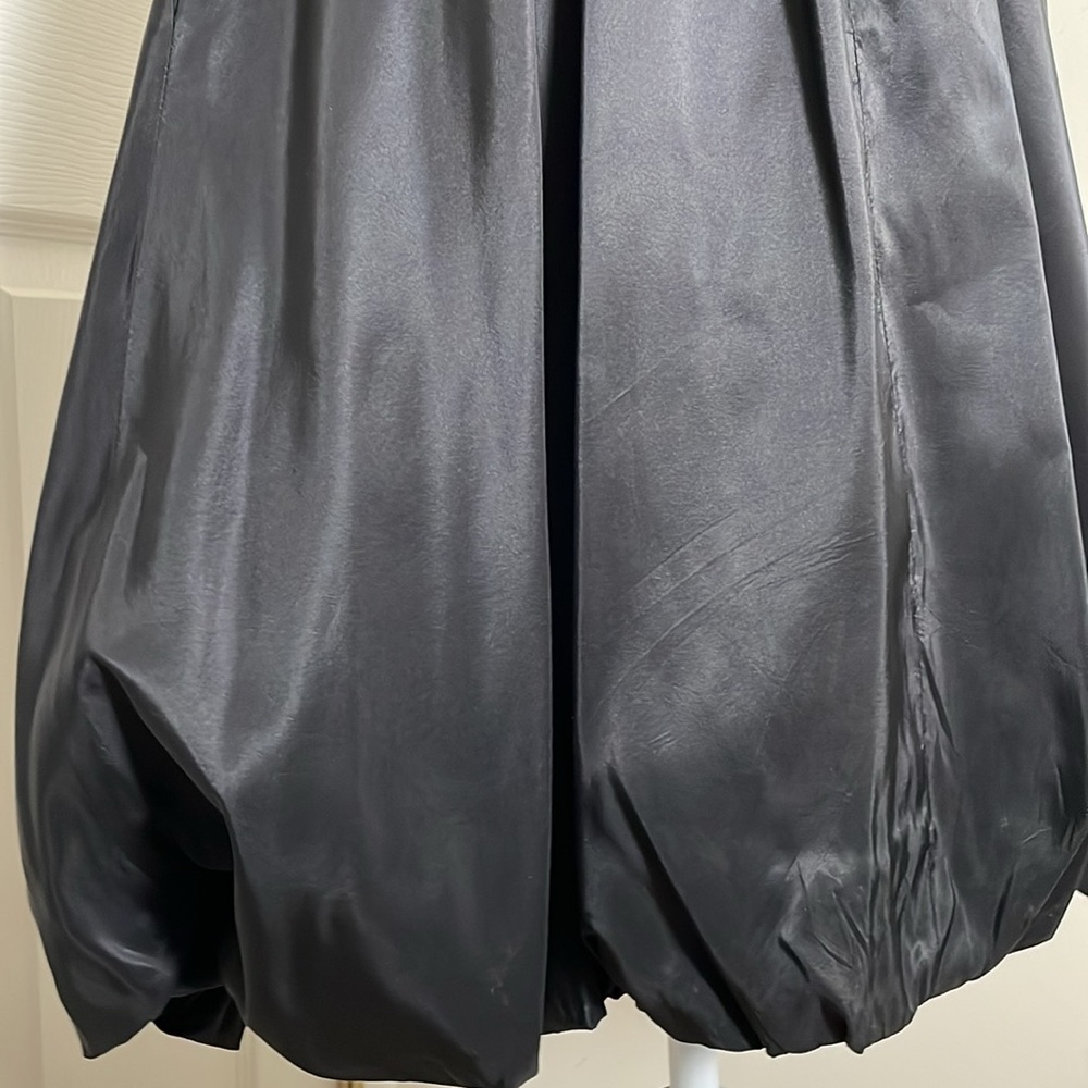 Carmen Marc Valvo: Silk Cocktail Dress with Bubble Hem - Picture 5 of 15